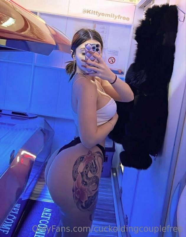 ## 🔥 @KITTYEMILYFREE 𝙈𝙮 𝙗𝙞𝙜 𝙖𝙨𝙨 𝙬𝙖𝙣𝙩𝙨 𝙩𝙤 𝙛𝙚𝙚𝙡 𝙮𝙤𝙪𝙧 𝙙𝙞𝙘𝙠 🤤 #a..