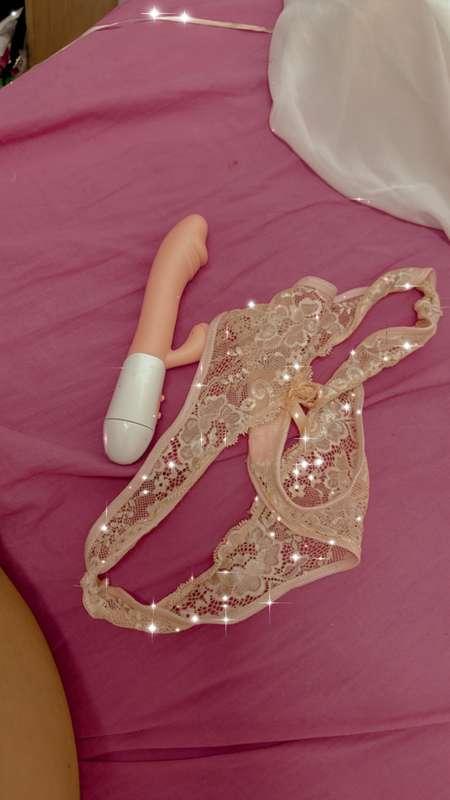Would you like to see how I play with my pink toy?? Take adv..