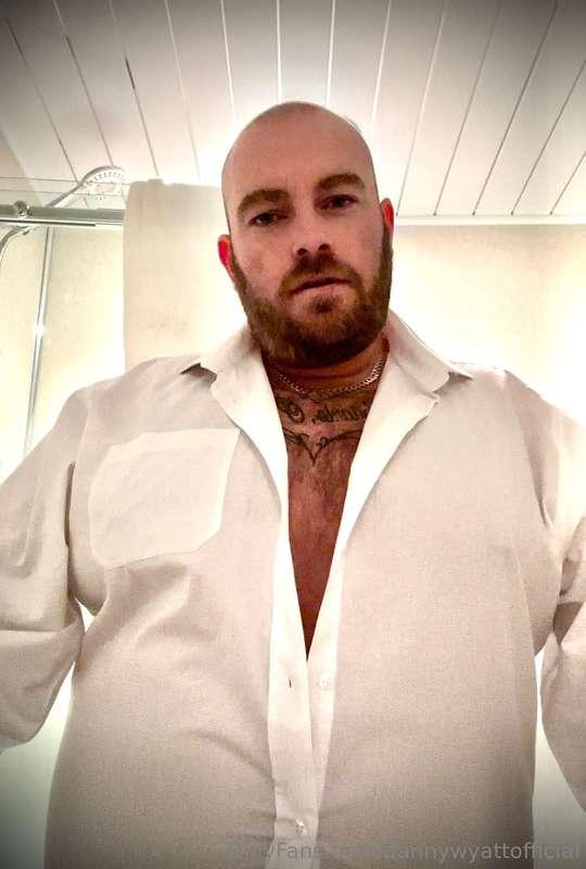 Should I make some steamy content wearing this? 👀😉