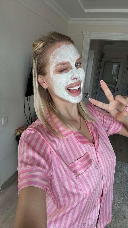 Spending a little time each day on selfcare helps you look b..