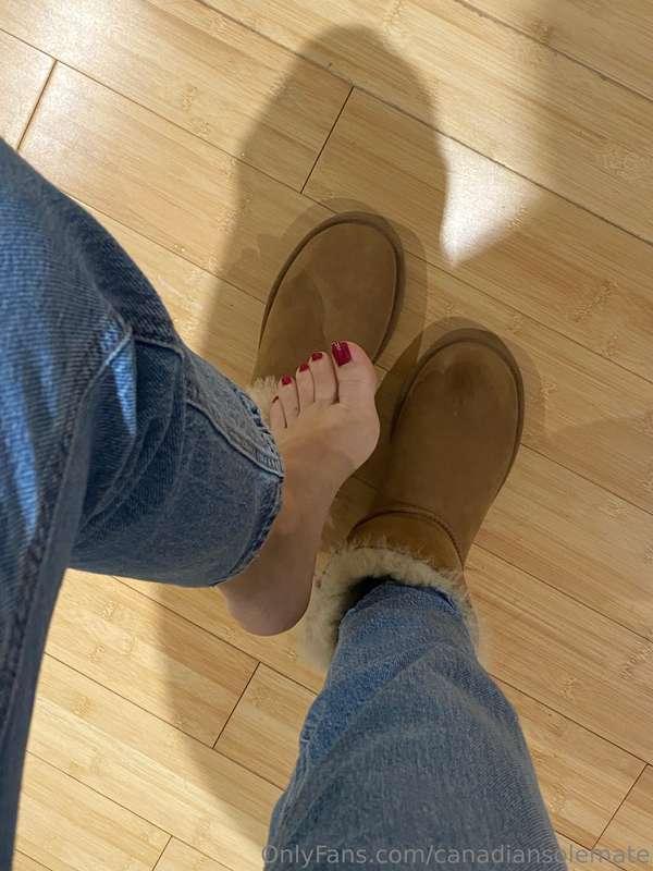 Running errands barefoot in my Uggs 😉 