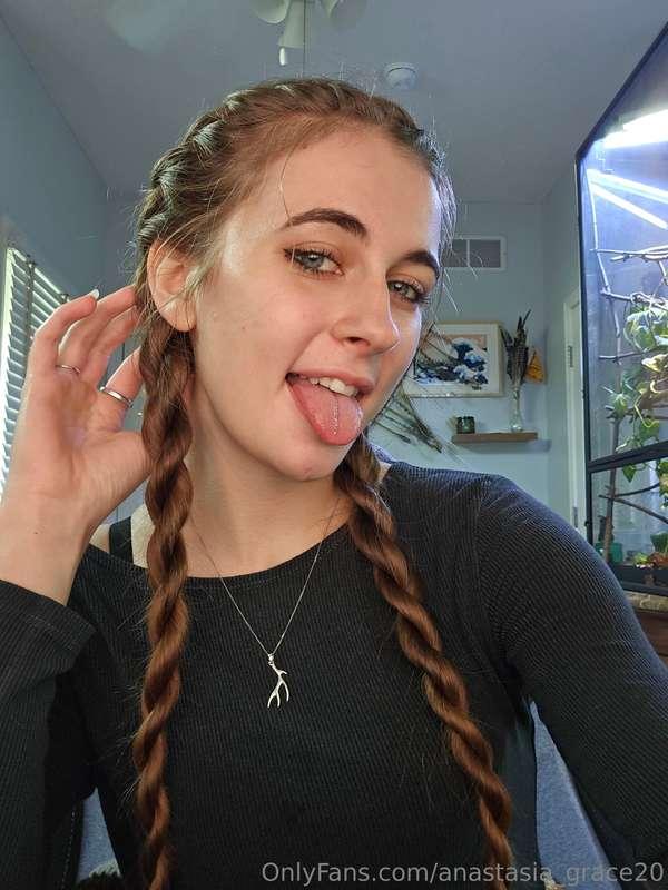 You’re looking at this pic a little too long, caught ya 👀