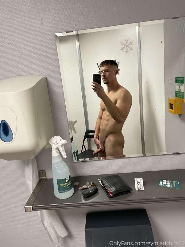 gymladchris69 image #0