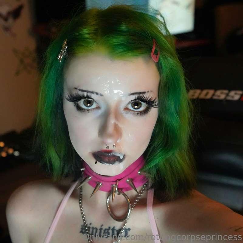 best place to cum, on my pretty face ^.*