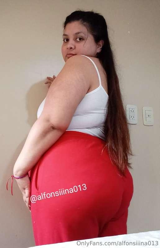 Do you like the way the color red looks on me, honey? 