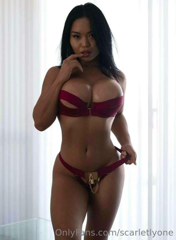 I can’t help but to be a very bad girl 🤭😬