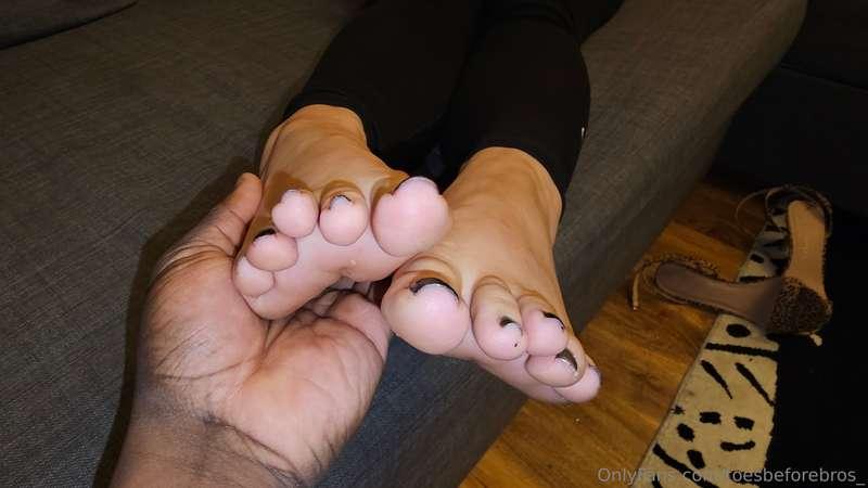 toesbeforebros_ image #11