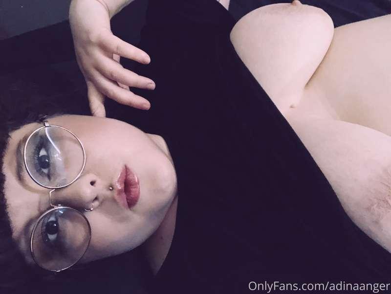 all alone in bed. you should join me 🖤