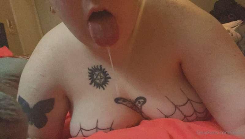 Some drool for you freaks ;)