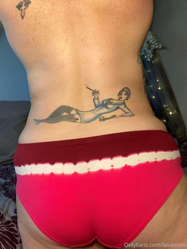 Who can resist a juicy backside?