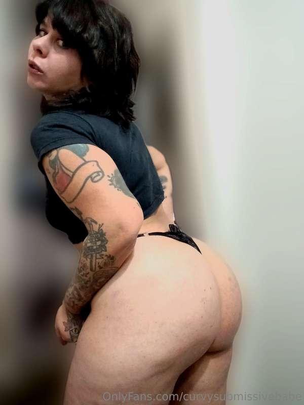 ##Who wants to be the one to give me my first gift 🎁: https:..