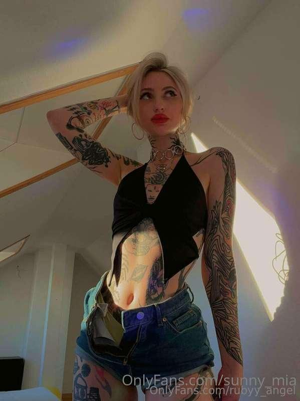 🟢CLICK HERE - @mia_sakura🟢
This cutie is online and horny!!!..