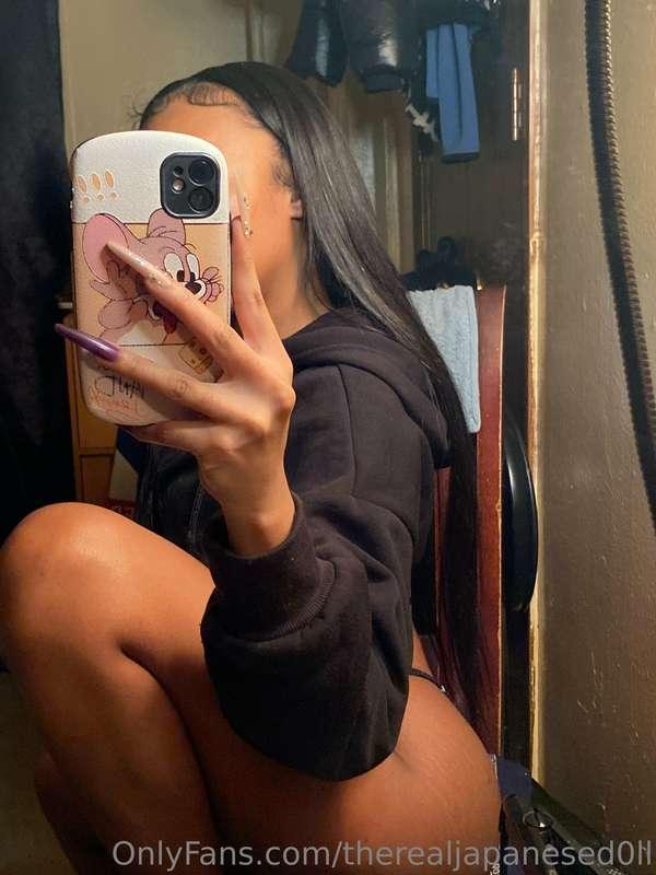 New video in your DM! Go check it out 😘💦