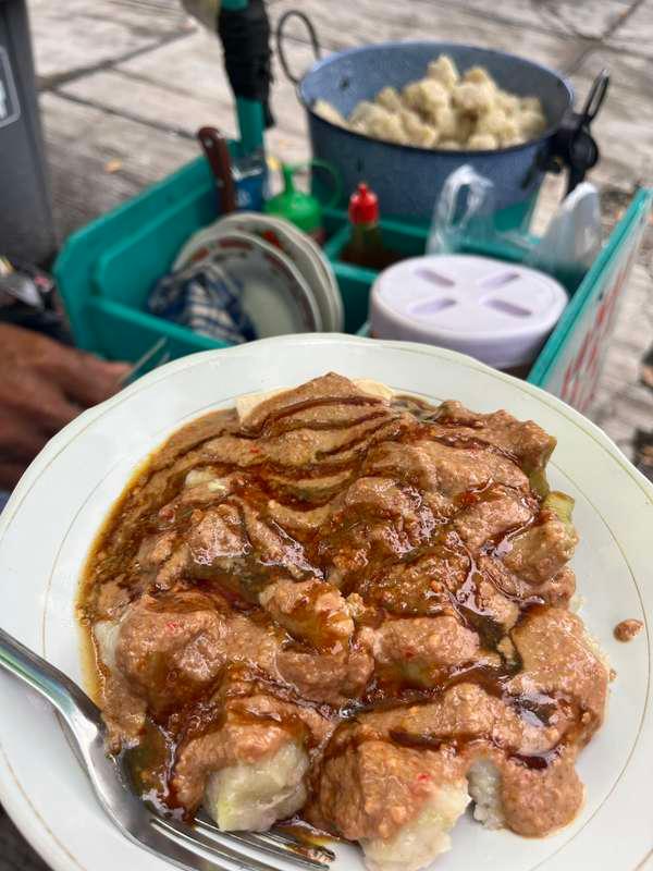 Have you guys tried this Indonesian food? 🤤