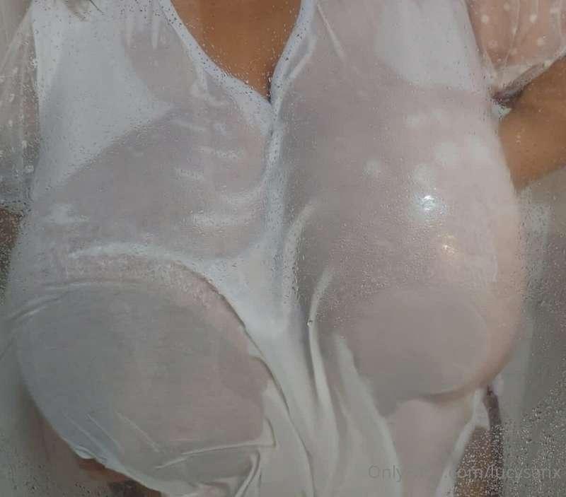 lucysanx image #3