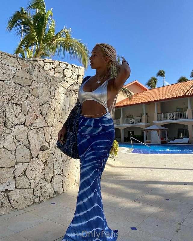 Mermaid Jade 🧜🏽‍♀️💙