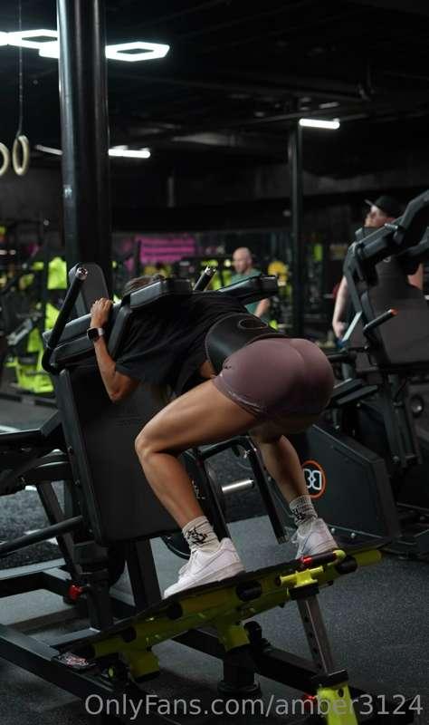 Squats🍑🍑
