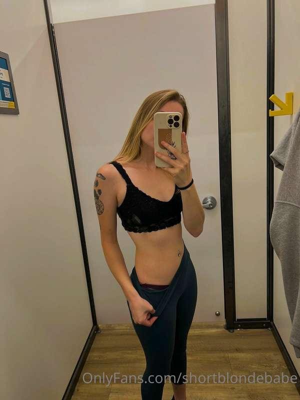 Fitting room fun, should I make content here? 😋📷