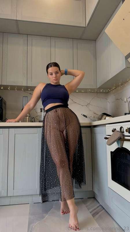 What would you order from a hostess like this? ☕🍽️a little b..