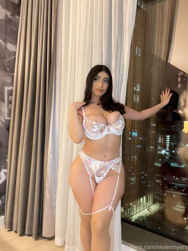 Would you spend a wild weekend with me in Vegas?