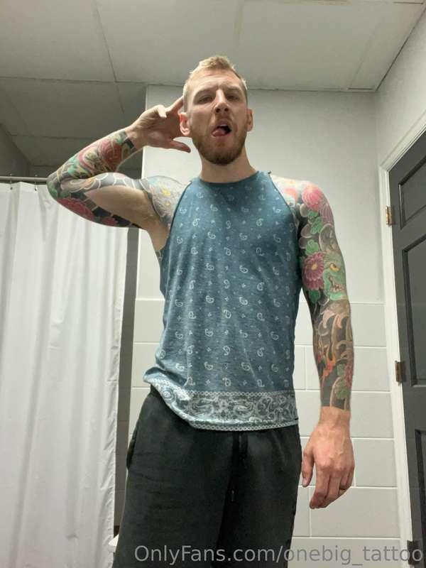 So I was snapping pictures in my old gym bathroom and I wond..