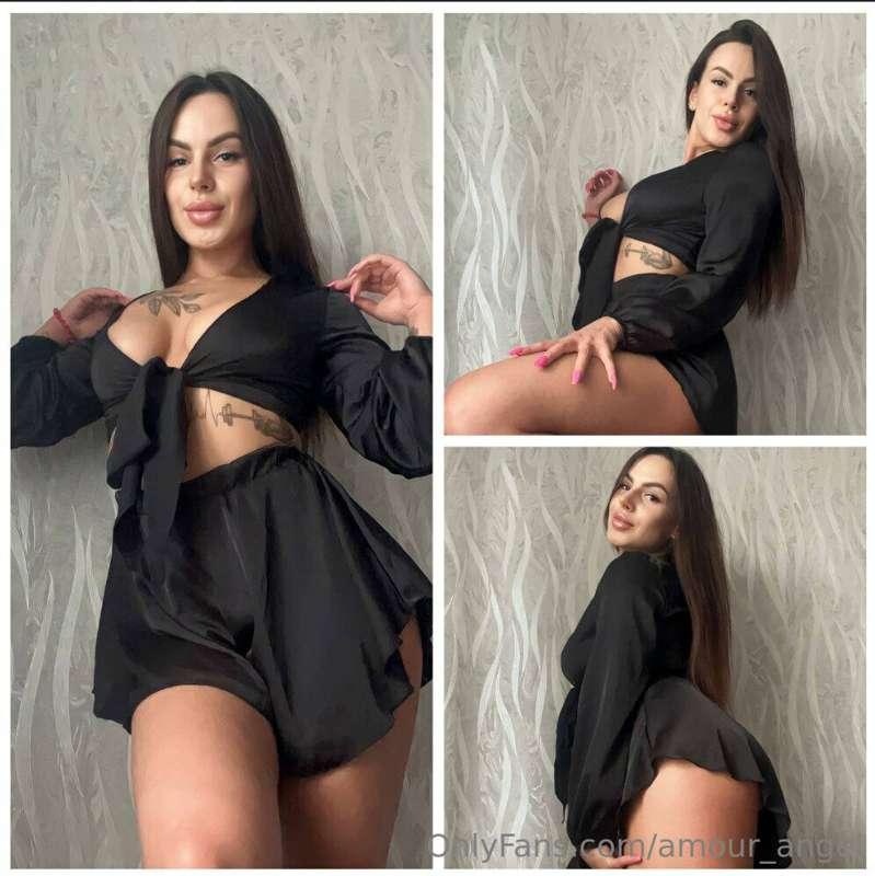 Hot mommy @cleo_mistress will rub up a kitchen and your 🍆 af..