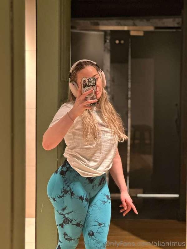 booty gains all day