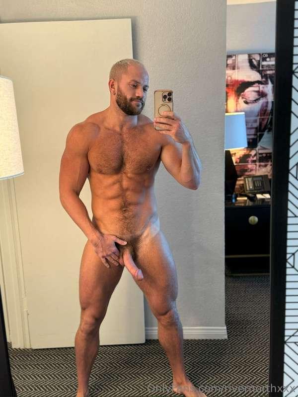 I look better naked, don’t I?