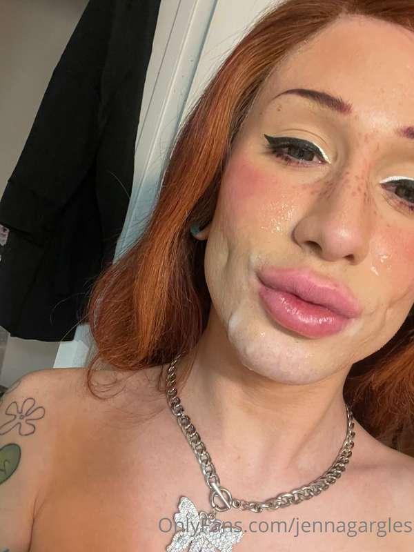Hey everyone <3 sorry about the delay! My first time being p..