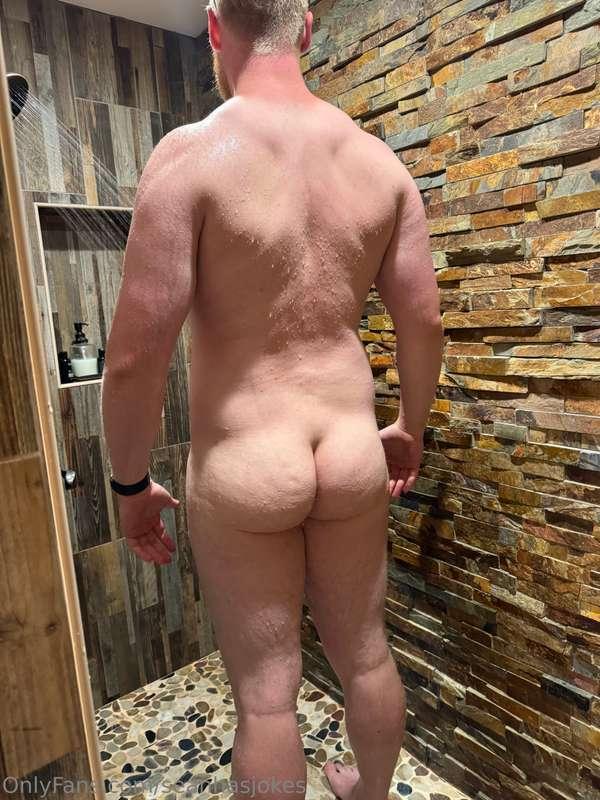 Who wants to break in the new shower😈🍆