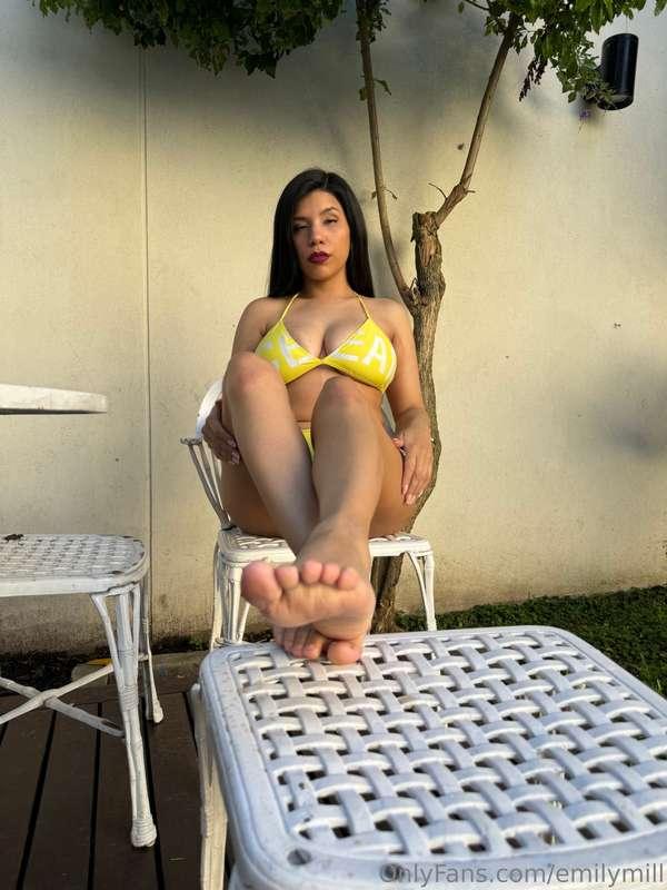 My sexy friend took some pictures of me, what do you think o..