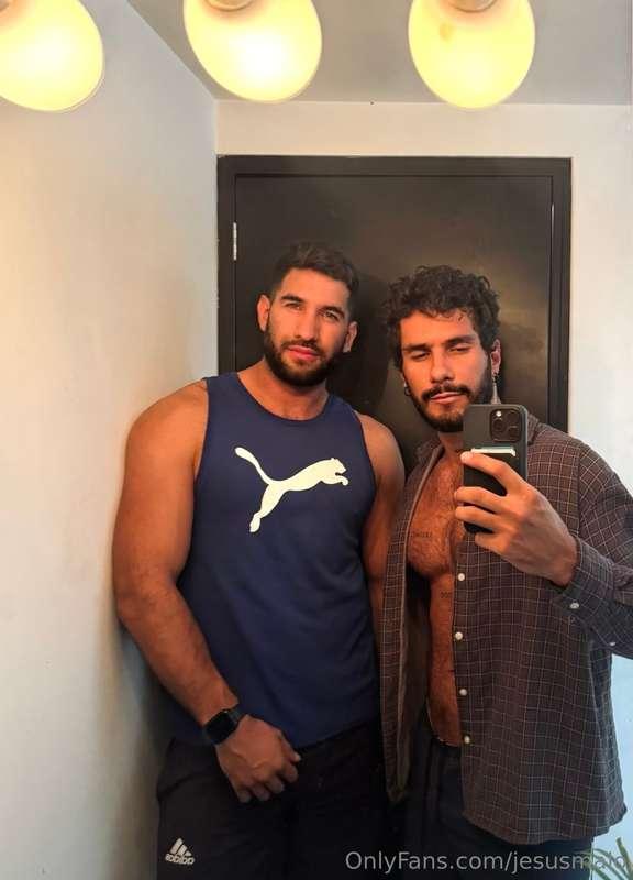 Ufff mi amigo tiene una verga Wow, muy rica y muy grande… pr..