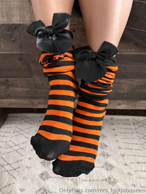 mrs_footjobqueen image #1