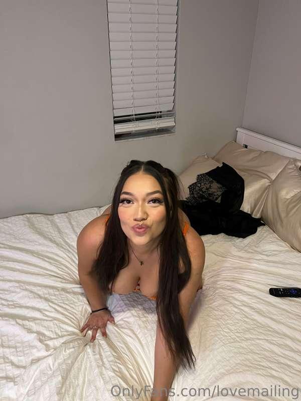 Night time kisses 😘