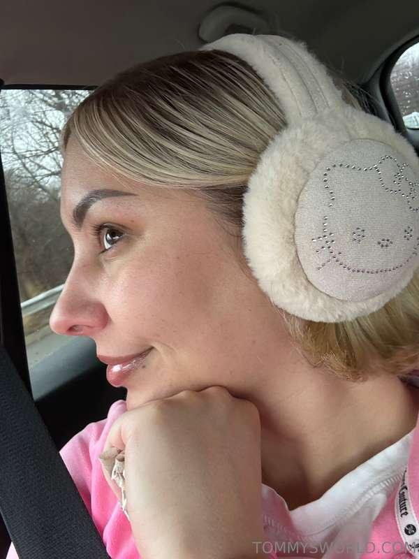 Cute earmuffs, dirty mind😬😜