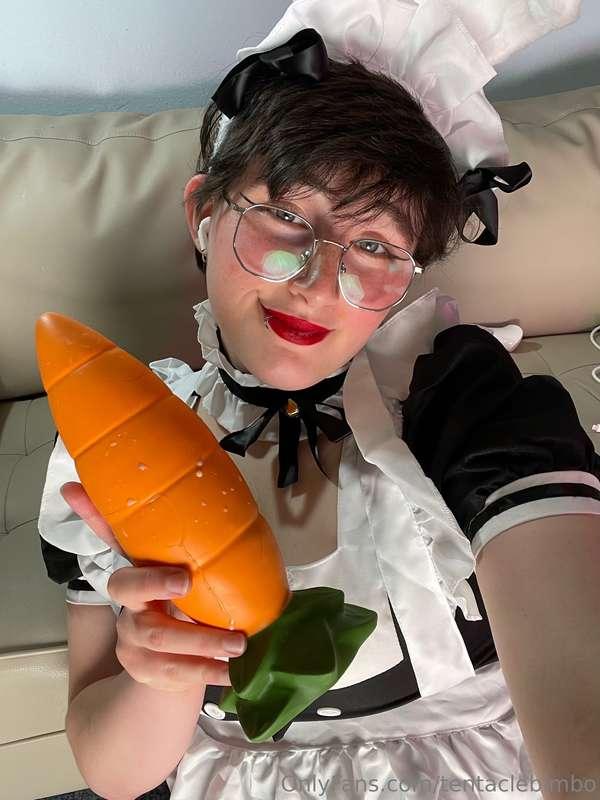 Carrots are for cooking, right? ……..right?(Onlyfans don’t re..