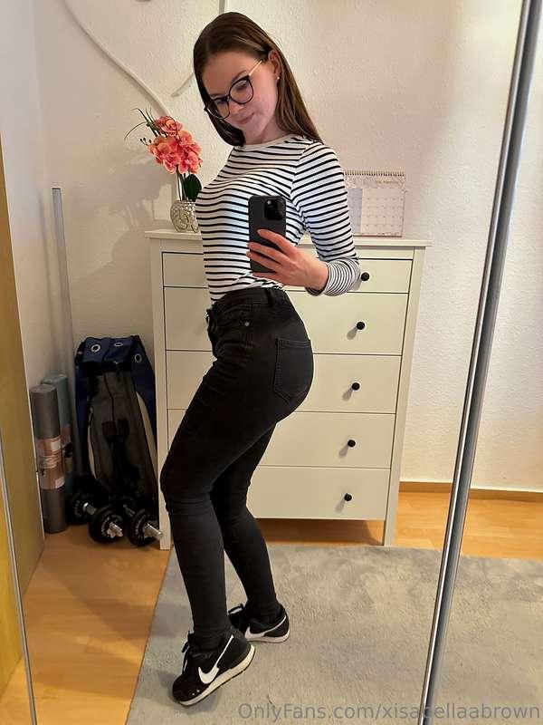 Special post!: Swipe to see me undress myself with every pic..