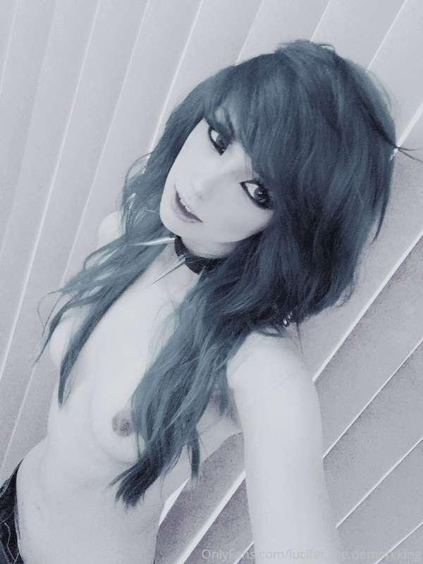 My hair is pretty long now without extensions ♡