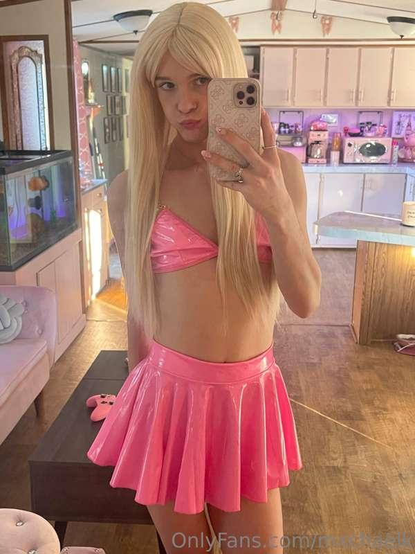 my new outfit 😉 pink leather
