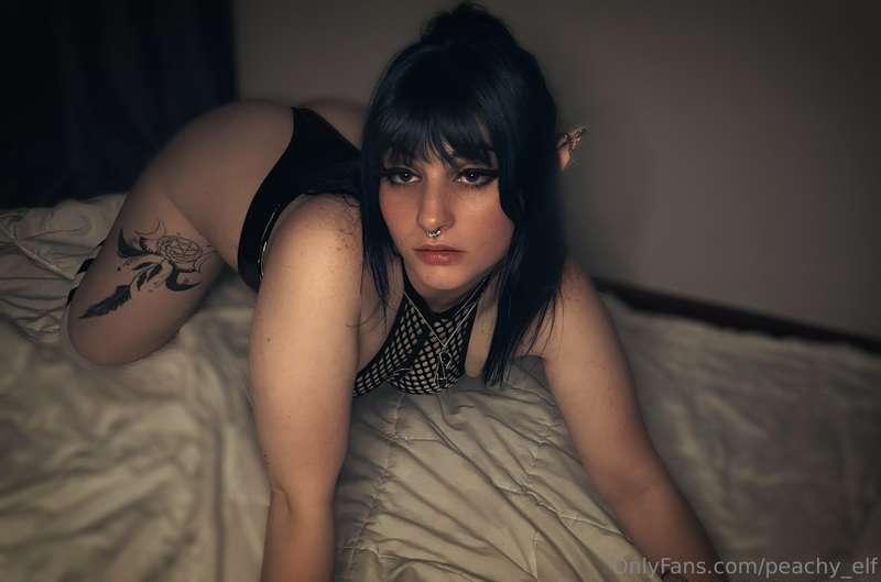 peachy_elf image #1