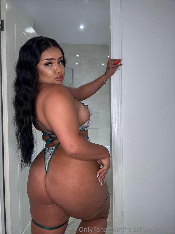 🍑 Wednesday!!  @misslivvukk