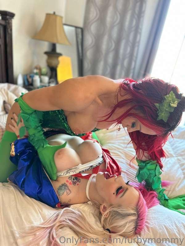 Are you ready to see poison ivy and harley quinn get brutall..