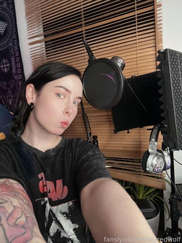 mollyredwolf image #0