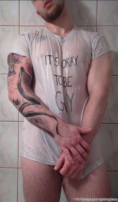 5'4'' inked guy, ready to deliver the content YOU want...
Yo..