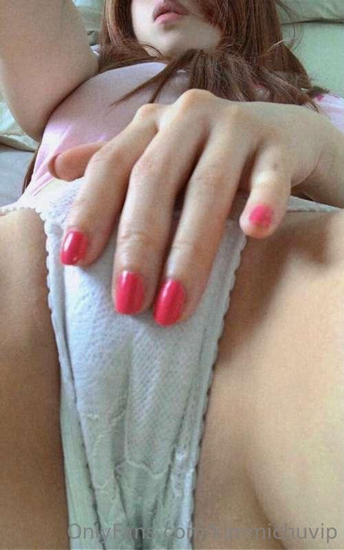 Side peek 😗🐈‍⬛