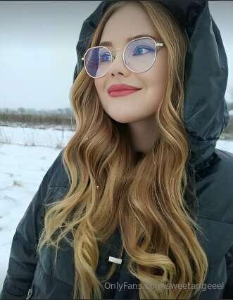 @katybooss  🔥 MISS HOT GUYS & HUNGRY FOR SEX😈 SHE WANNA CUM ..
