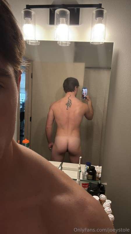 Caked up after the gym 🤤