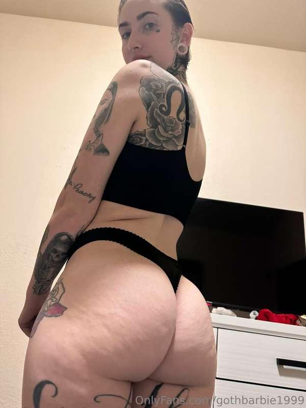 Video rating contest on @kadieann666 
Best cock wins a very ..