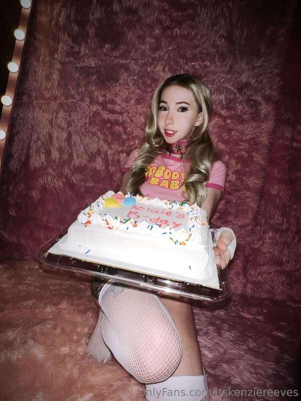 Who’s ready for my NEW BIRTHDAY VIDEO!! 🎂❤️ 