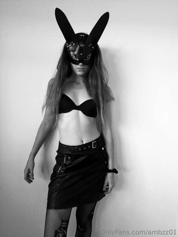 Topless black and white bunny mask shoot 🖤🤍🐰